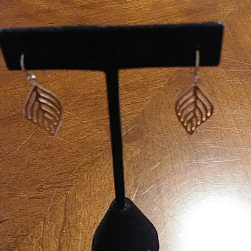 Leaf earrings